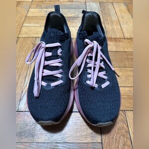 Brooks Black and Pink Sneakers